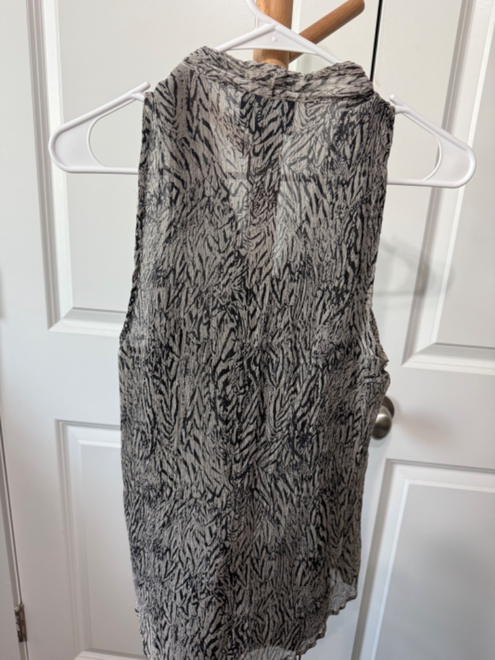 Cynthia Rowley Silk Blend Sleeveless Animal Print Blouse Top Size M - Picture 2 of 2